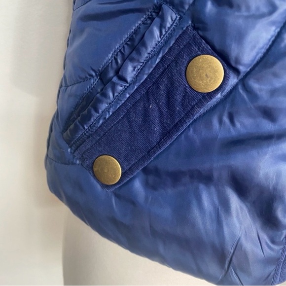 3/$25 Lola Women's Navy Quilted Zip Sleeveless Faux Fur Hooded Vest Size Medium - Picture 11 of 16